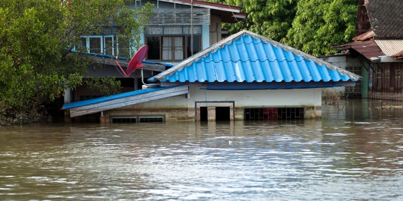 Mơ thấy nước tràn vào nhà là điềm báo về mâu thuẫn